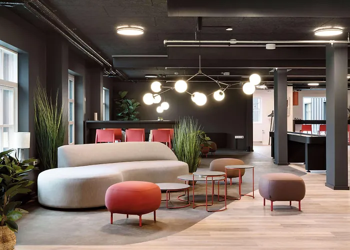 Aiden By Western Lolland